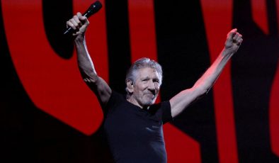 Pink Floyd’un solisti Waters: İsrail’i mağdur göstermeye çalışıyorlar