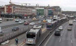 İstanbul’da bitmek bilmeyen üst geçit… İBB’nin çalışmasında vatandaşlar isyan etti