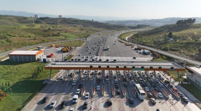 Abdulkadir Uraloğlu açıkladı: Bayram tatilinde otoyollardan 11,2 milyon araç geçti