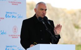 Mehmet Nuri Ersoy Van’da konuştu: Turizmi 12 aya ve 81 ile yayacağız