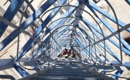 Kahramanmaraş’ta ‘bu erkek işi’ diyenlere inat kule vinç operatörü oldu