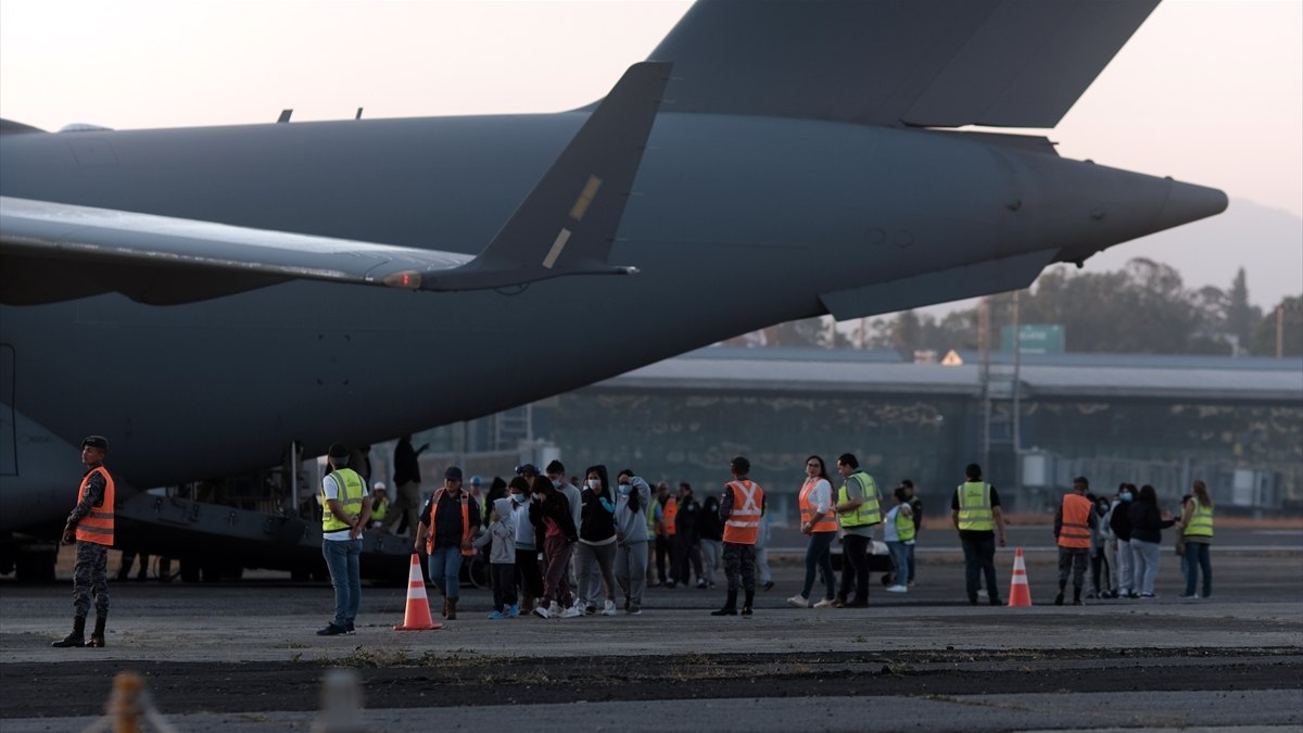 ABD’den sınır dışı edilen göçmenler Guatemala’ya gönderildi