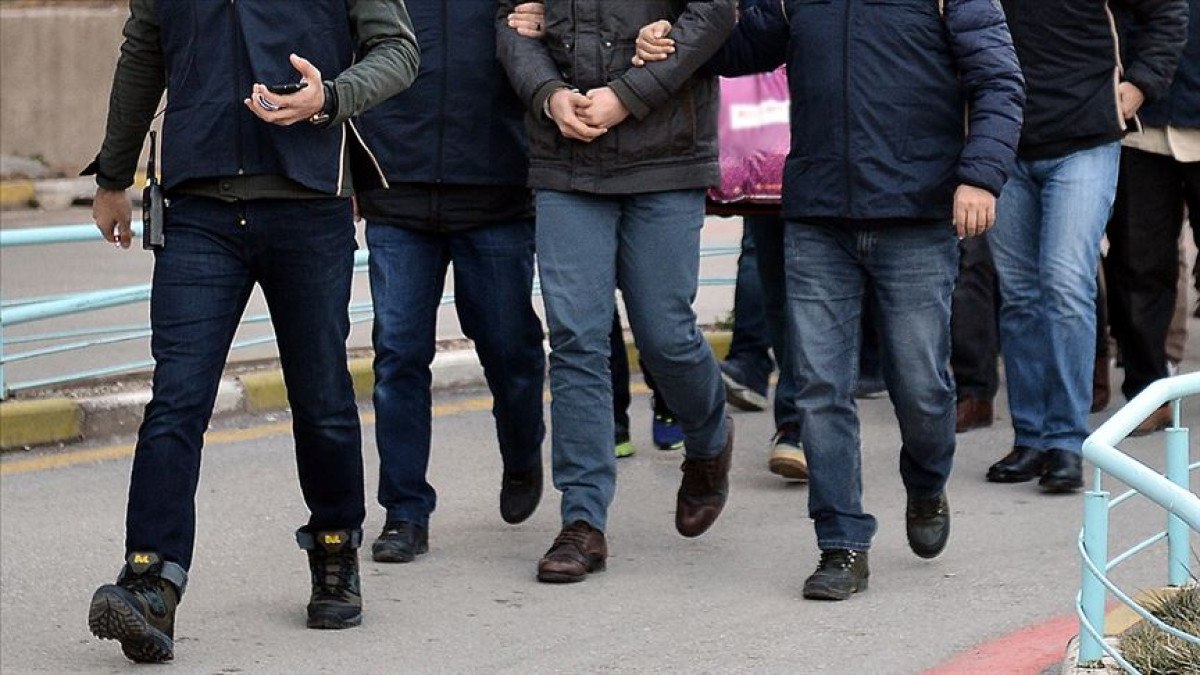Edirne’de tır dorsesinde yakalanan 2 FETÖ zanlısı tutuklandı