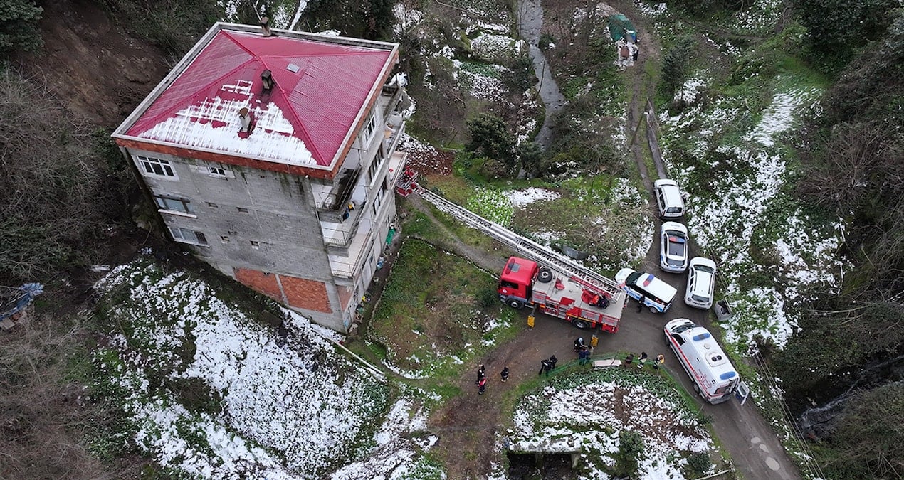 Trabzon’da heyelan: 6 kişi kurtarıldı